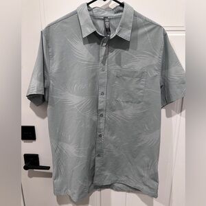 Vuori Men's Bridge Button Down Short Sleeve Shirt